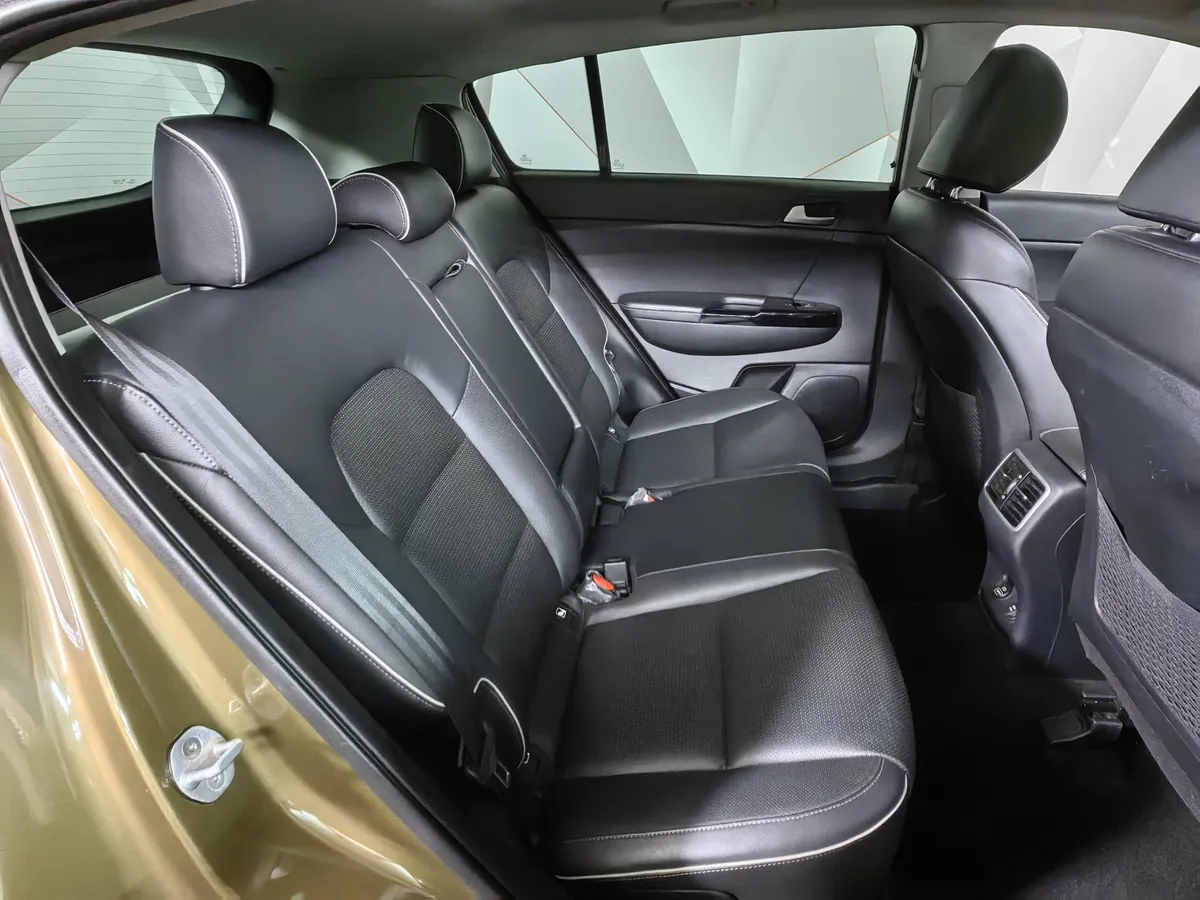 Kia Sportage 2.0 CRDi AT 4WD (185 л.с.) Premium Желтый в АВИЛОН. Слайд №15