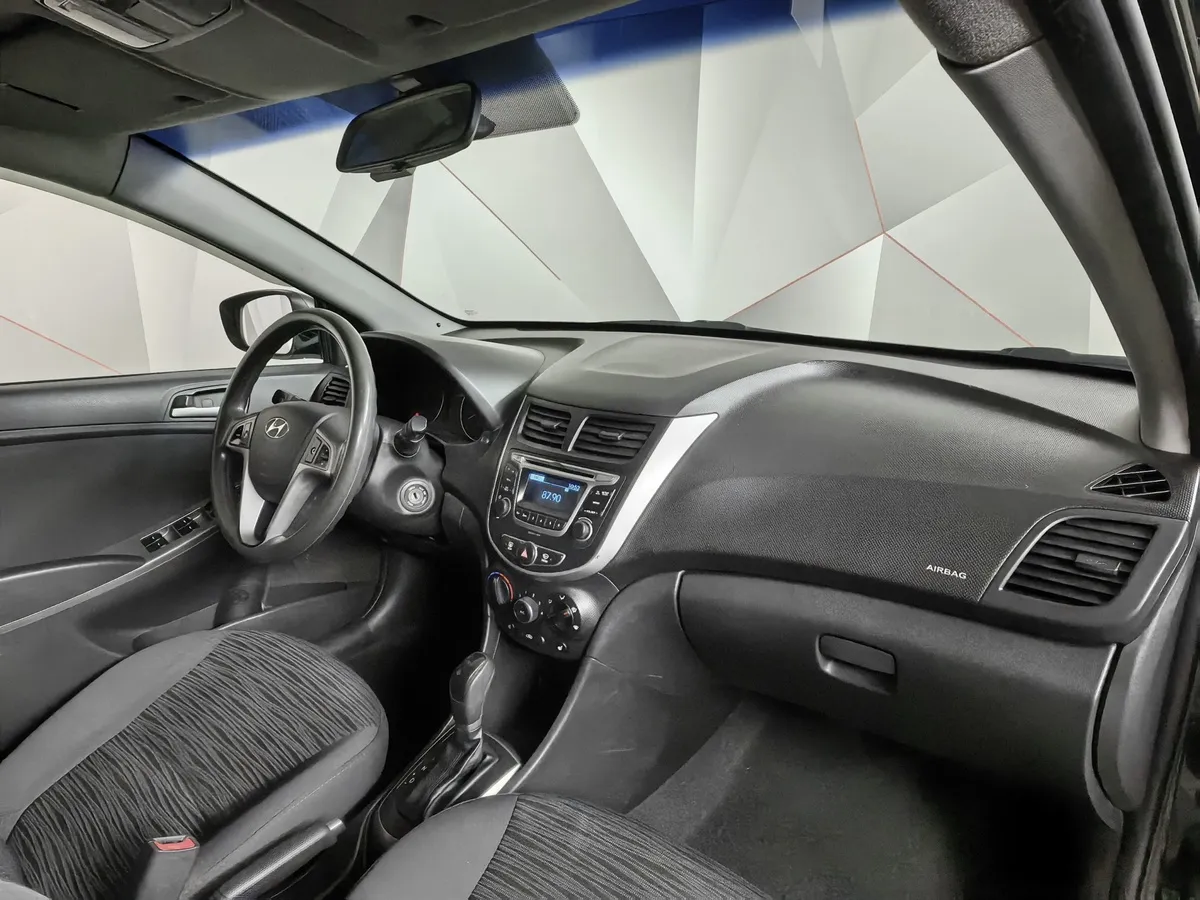 Hyundai Solaris 1.6 AT (123 л.с.) Comfort Черный в АВИЛОН. Слайд №12