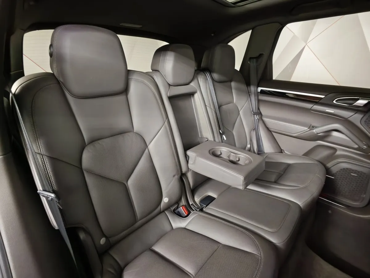 Porsche Cayenne Diesel 3.0 Tiptronic S AWD (245 л.с.) Серый в АВИЛОН. Слайд №17