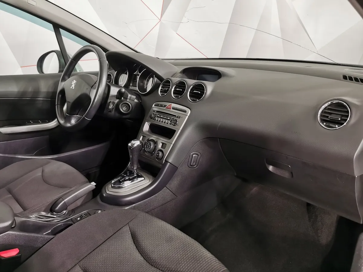 Peugeot 408 1.6 VTi AT (120 л.с.) Серебристый в АВИЛОН. Слайд №12