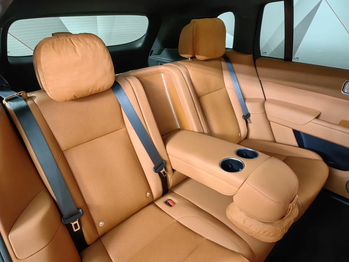 Li Auto L7 1.5 AT 4WD (449 л.с.) Pro Зеленый в АВИЛОН. Слайд №15