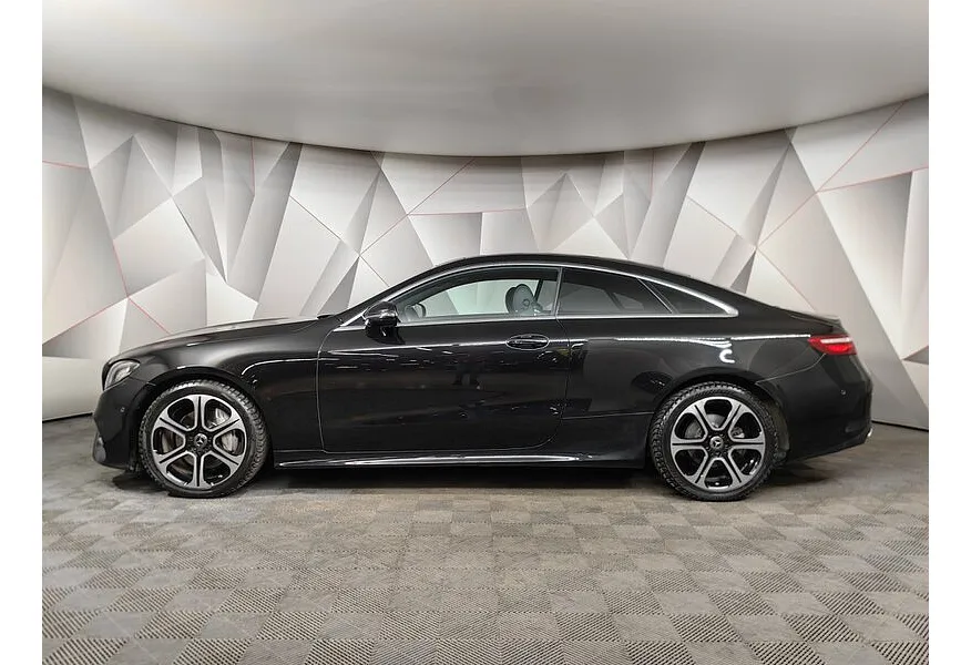 Mercedes-Benz E-Класс E 200 4MATIC G-TRONIC (184 л.с.) Sport Черный в АВИЛОН. Слайд №5