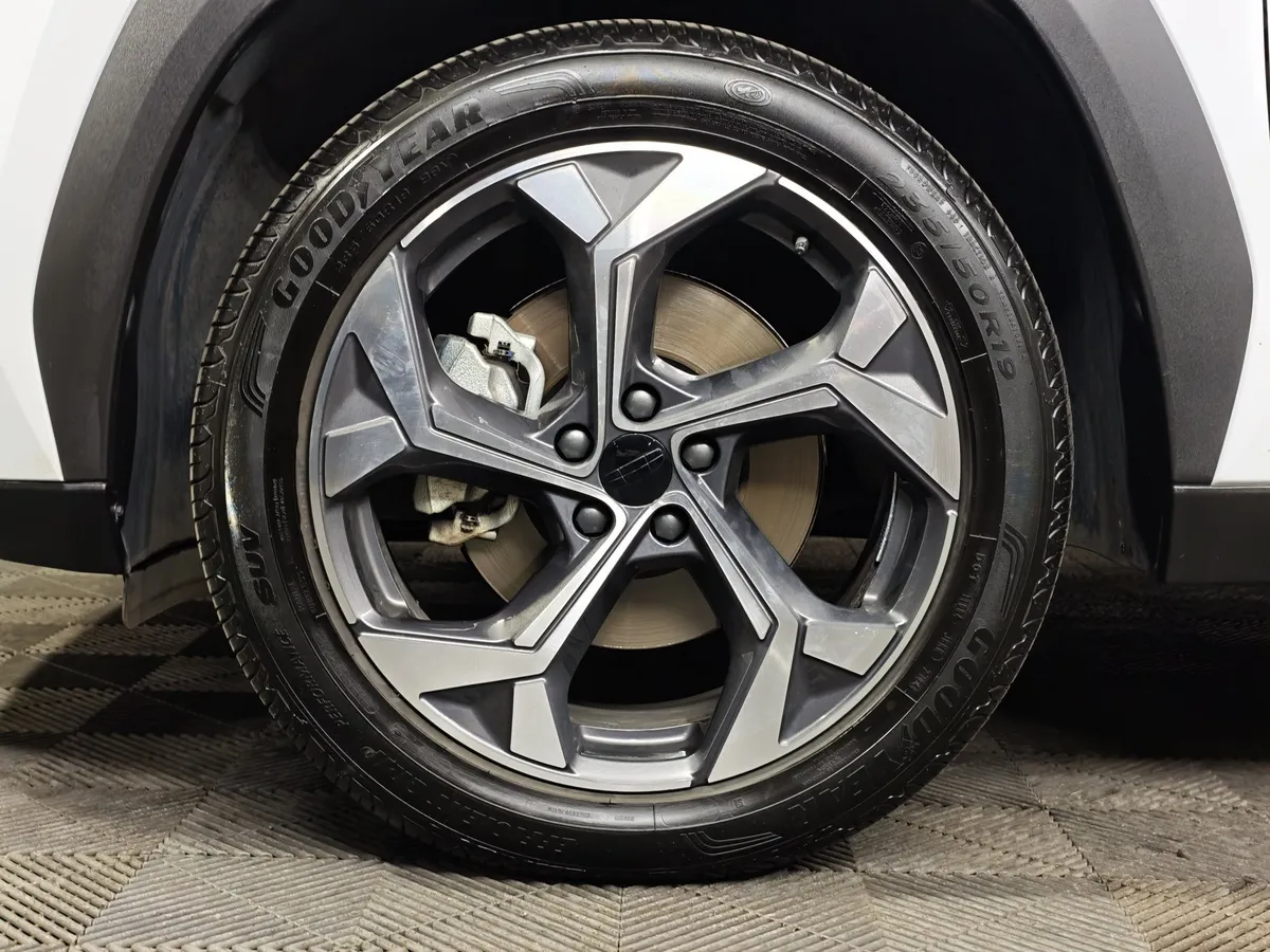Geely Atlas 2.0T AT 4WD (200 л.с.) Флагман Белый в АВИЛОН. Слайд №9