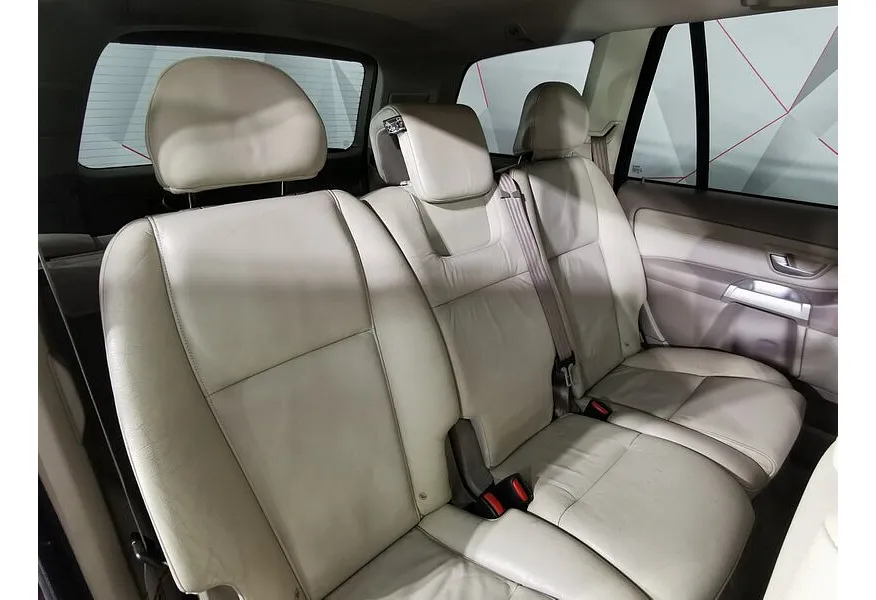 Volvo XC90 2.5 T5 Geartronic AWD (5 мест) (210 л.с.) Красный в АВИЛОН. Слайд №15