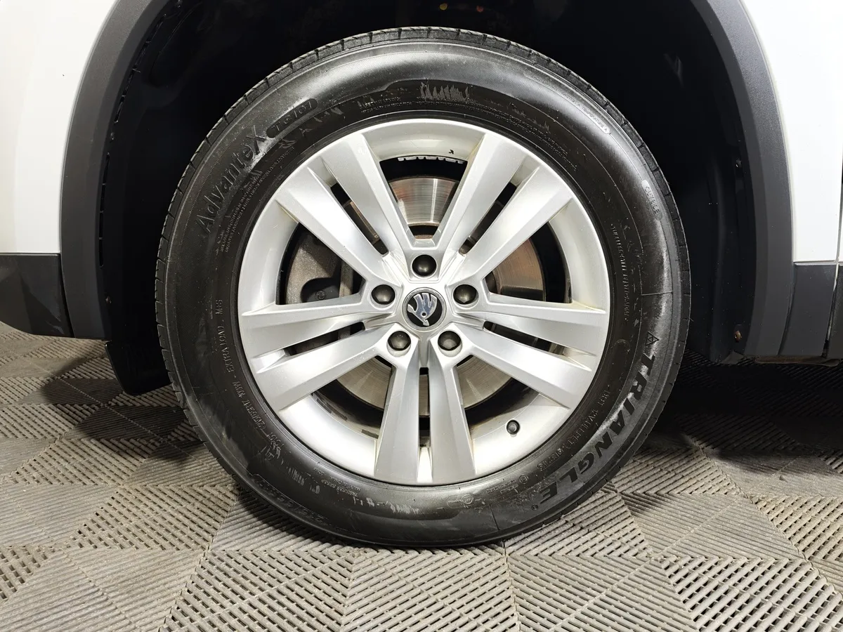 Skoda Kodiaq 2.0 TSI DSG 4X4 (180 л.с.) Белый в АВИЛОН. Слайд №9