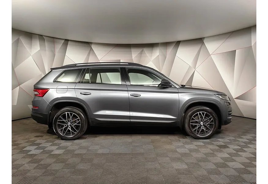 АВИЛОН - Skoda Kodiaq 2.0 TSI DSG 4X4 (180 л.с.) Серый - slide 3