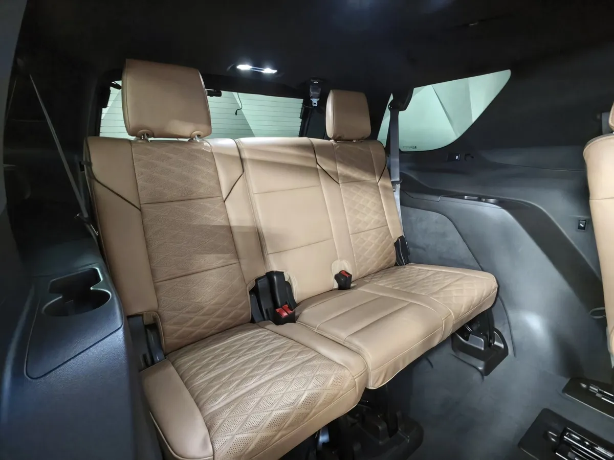 Cadillac Escalade 6.2 AT AWD (420 л.с.) Sport Синий в АВИЛОН. Слайд №26