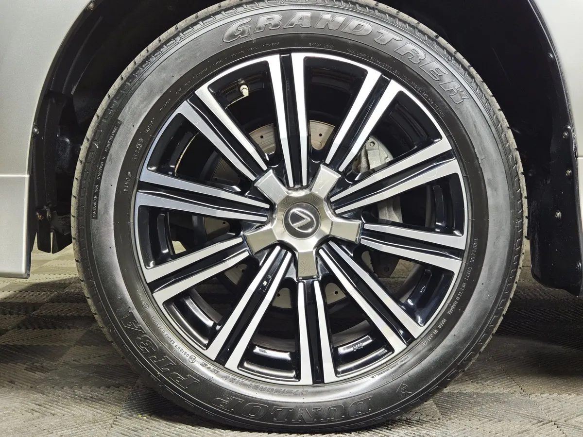 Lexus LX 570 AT (367 л.с.) Серый в АВИЛОН. Слайд №9