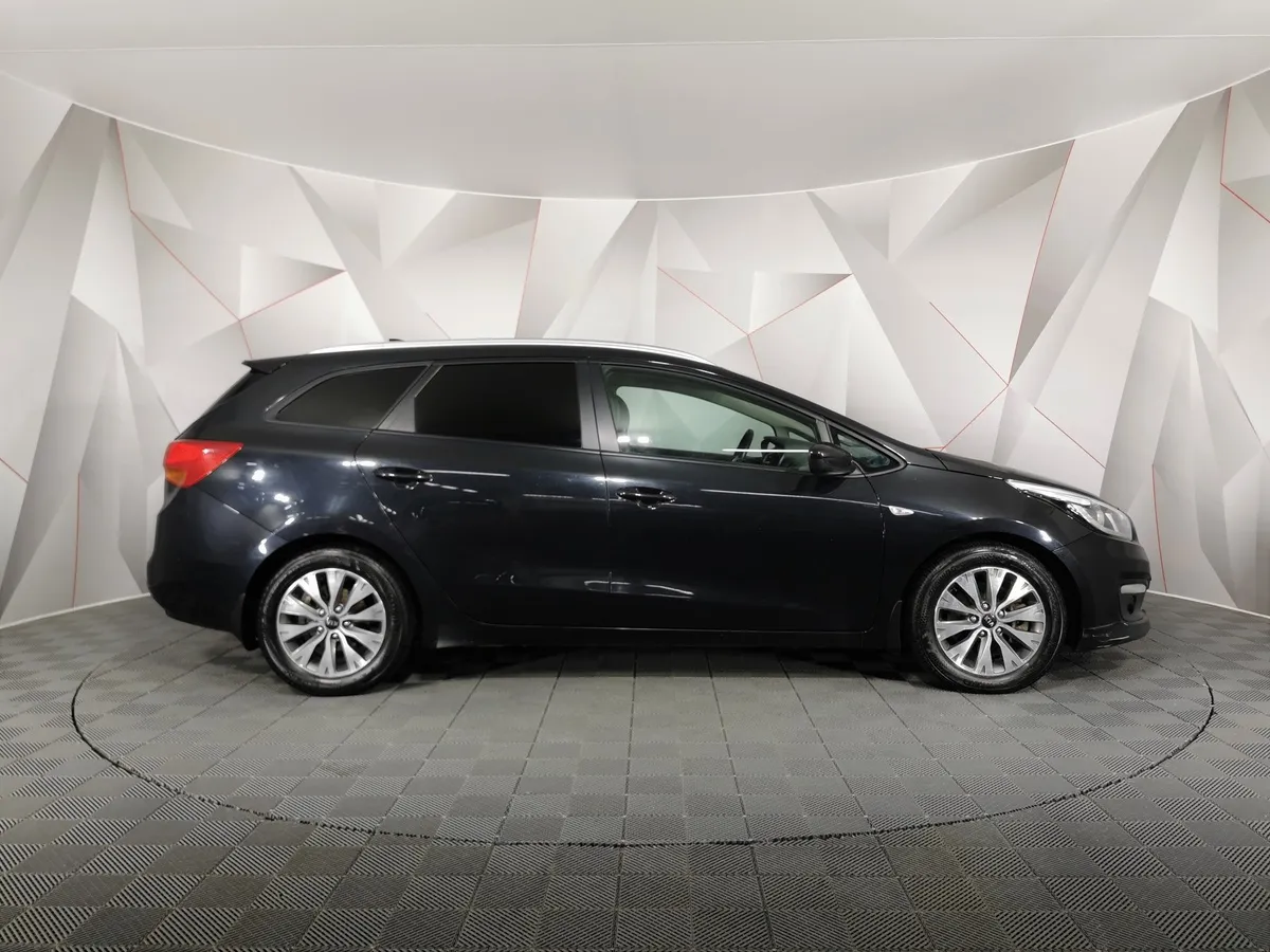 Kia Ceed 1.6 AT (130 л.с.) Luxe RED Line Черный в АВИЛОН. Слайд №6