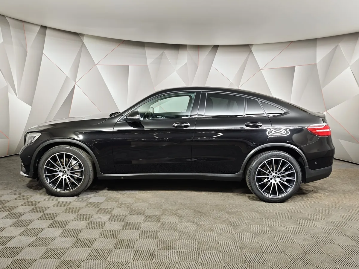 Mercedes-Benz GLC Купе 300 d 9G-TRONIC 4MATIC (245 л.с.) Premium Черный в АВИЛОН. Слайд №5