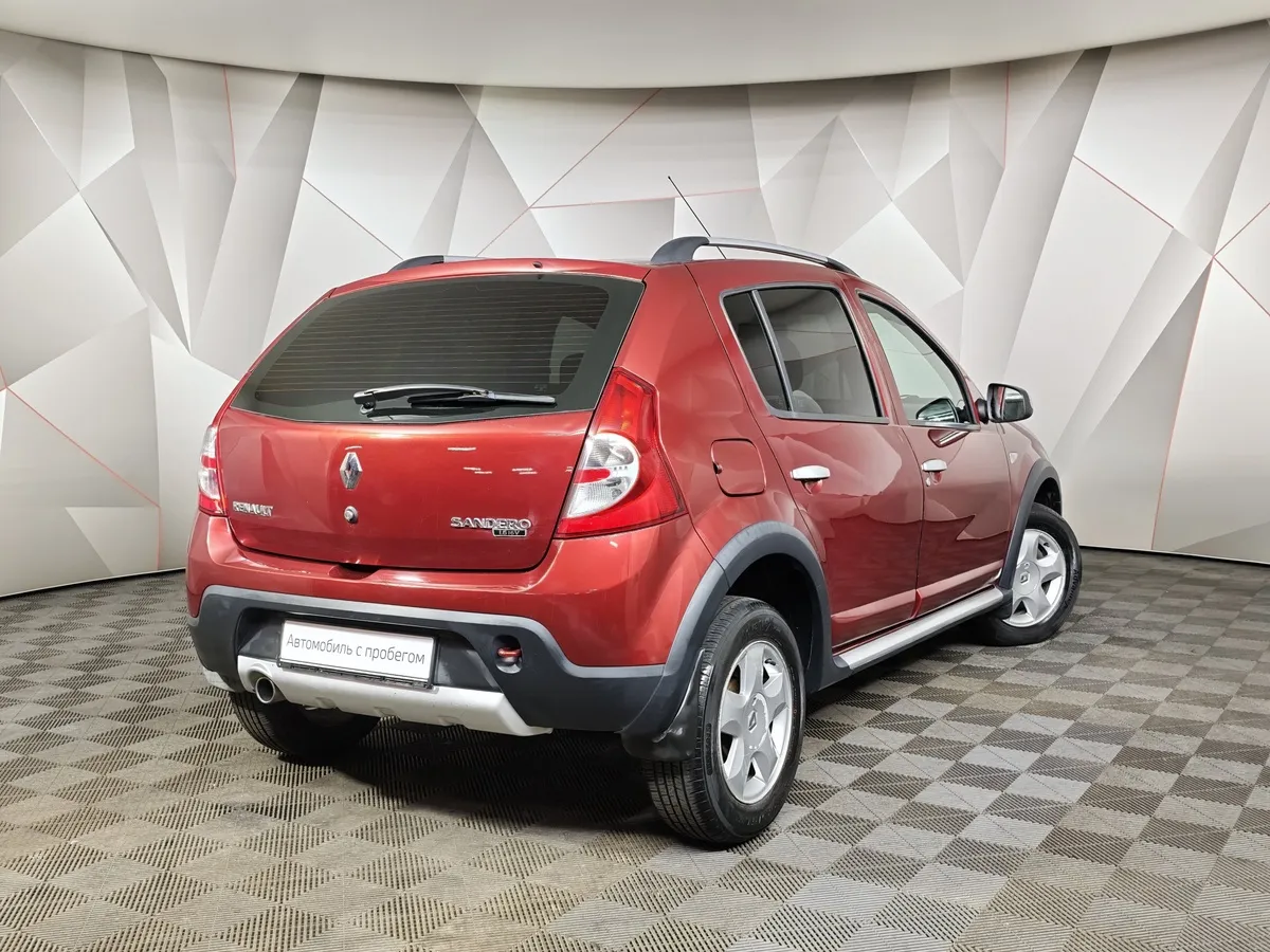 Renault Sandero 1.6 AT (103 л.с.) Stepway Красный в АВИЛОН. Слайд №2