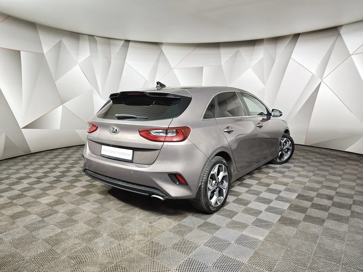 Kia Ceed 1.4 T-GDI AMT (140 л.с.) Premium Plus Коричневый в АВИЛОН. Слайд №2