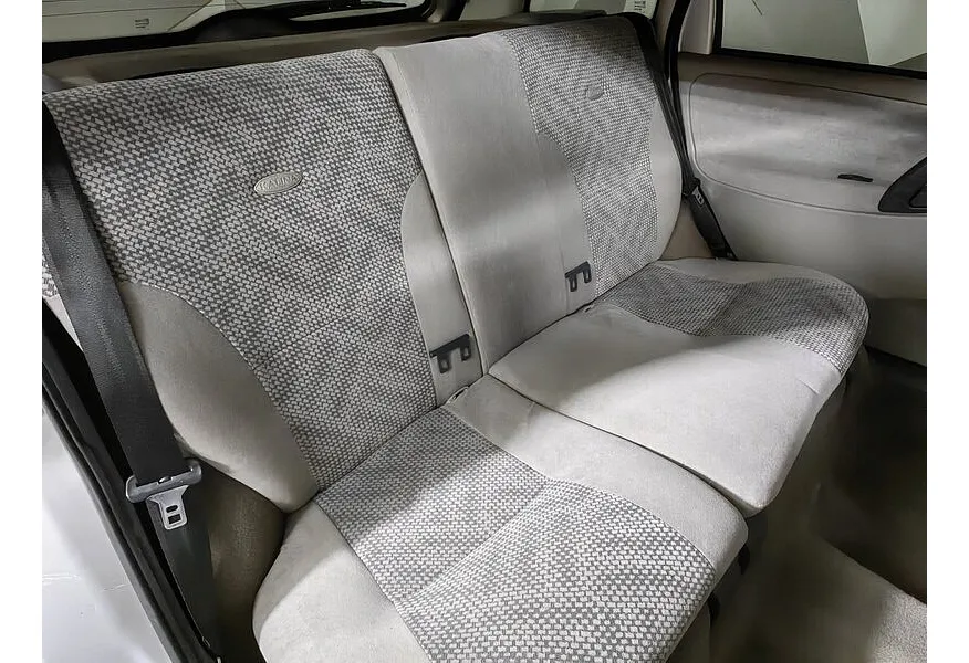 ВАЗ (Lada) Kalina 1.4 MT 16 кл (Евро-3) (89 л.с.) Серебристый в АВИЛОН. Слайд №15