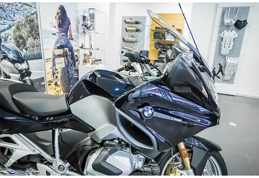 LIVE. Слайд №9