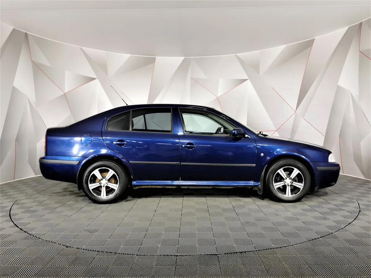 Skoda Octavia 1.6 MPI MT (102 л.с.) Синий в АВИЛОН. Слайд №6