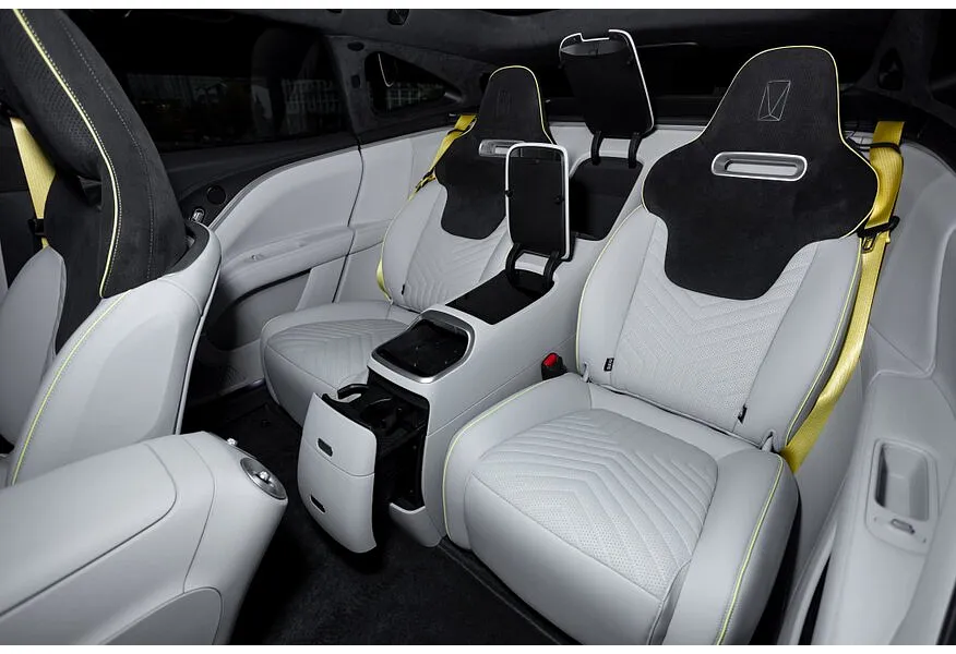 Avatr 11 116 kWh 4WD (578 л.с.) 5 мест Черный в АВИЛОН. Слайд №10