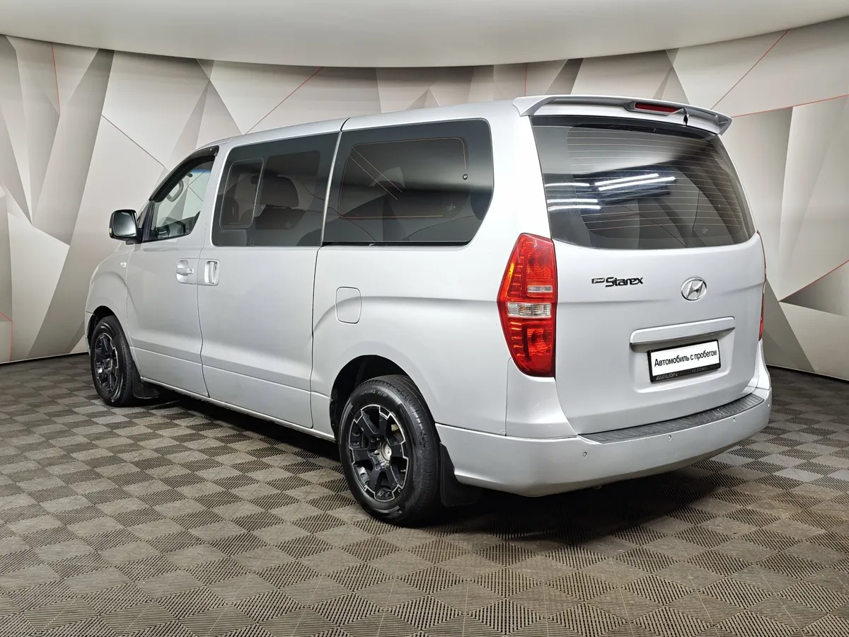 Hyundai Grand Starex 2.5 AT (145 л.с.) Серый в АВИЛОН. Слайд №4
