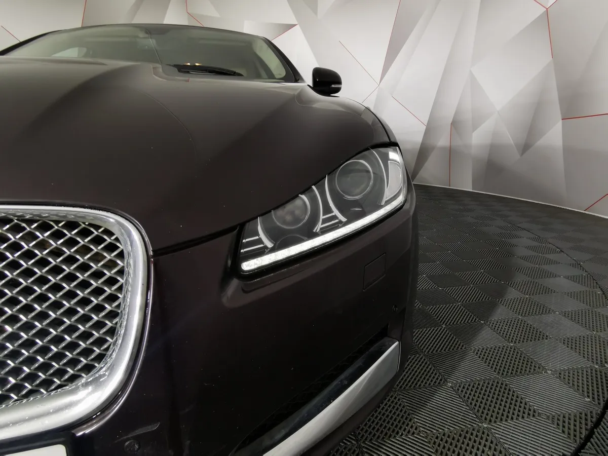 Jaguar XF 2.0 AT (240 л.с.) Luxury Коричневый в АВИЛОН. Слайд №9