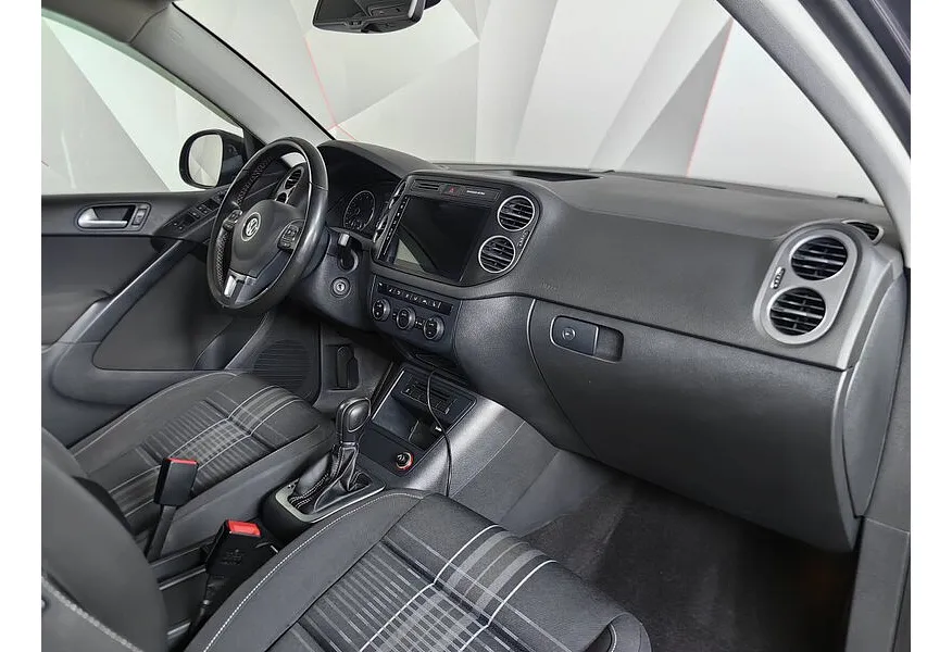 Volkswagen Tiguan 2.0 TSI 4Motion AT (180 л.с.) CLUB Серый в АВИЛОН. Слайд №12