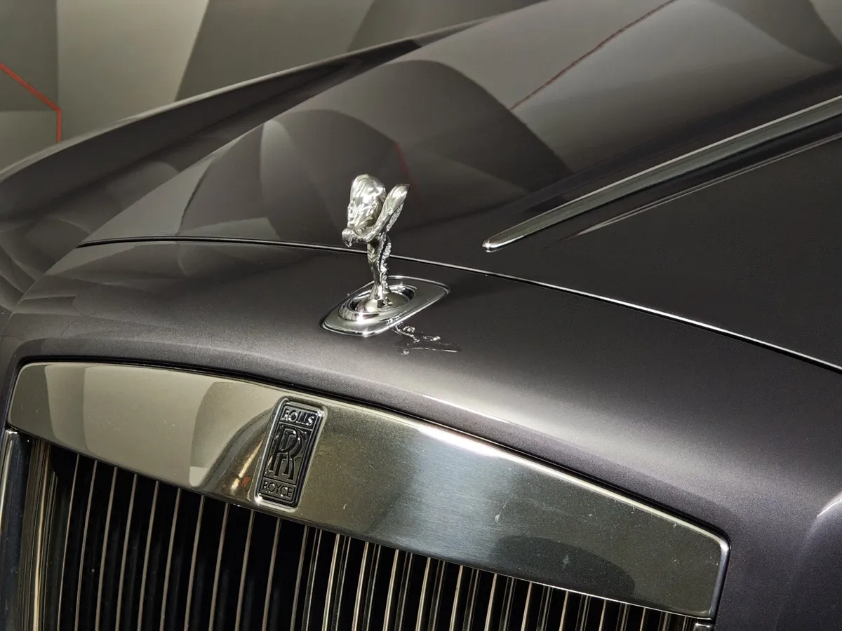 Rolls-Royce Ghost 6.6 AT (570 л.с.) Individual Серый в АВИЛОН. Слайд №21
