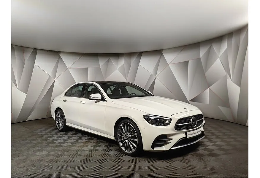 Mercedes-Benz E-Класс E 350 4MATIC 9G-TRONIC (299 л.с.) Белый в АВИЛОН. Слайд №3