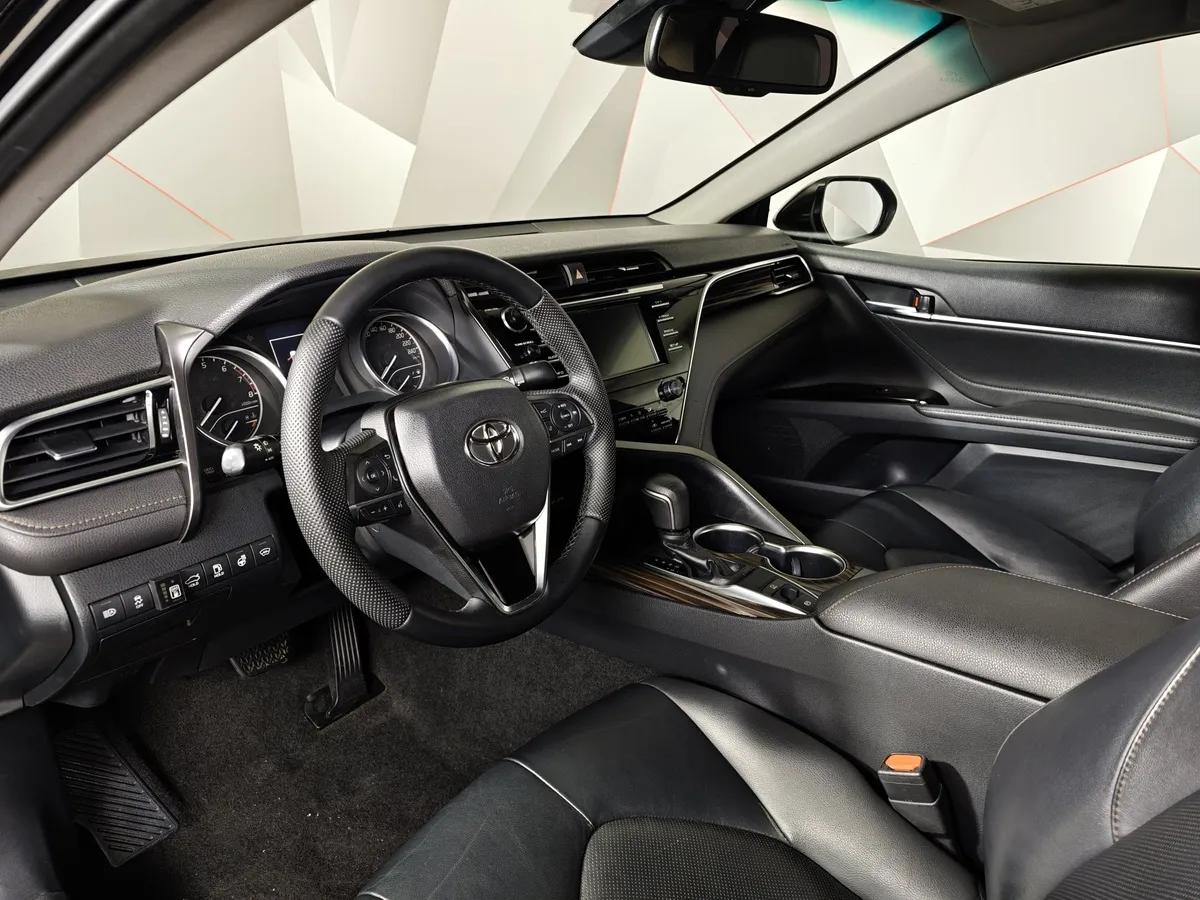 Toyota Camry 2.5 AT (181 л.с.) Черный в АВИЛОН. Слайд №19