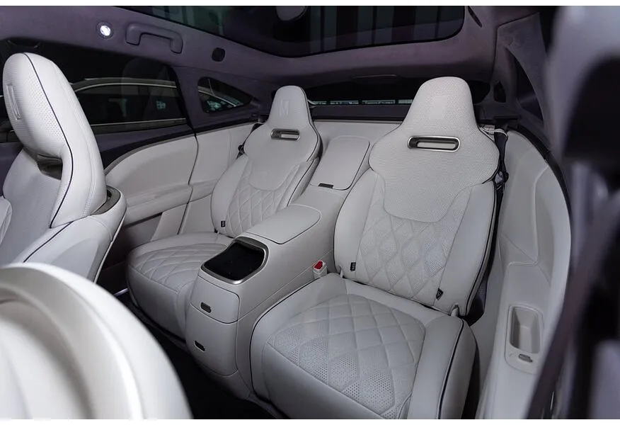 Avatr 11 116 kWh 4WD (578 л.с.) 4 места Белый в АВИЛОН. Слайд №11