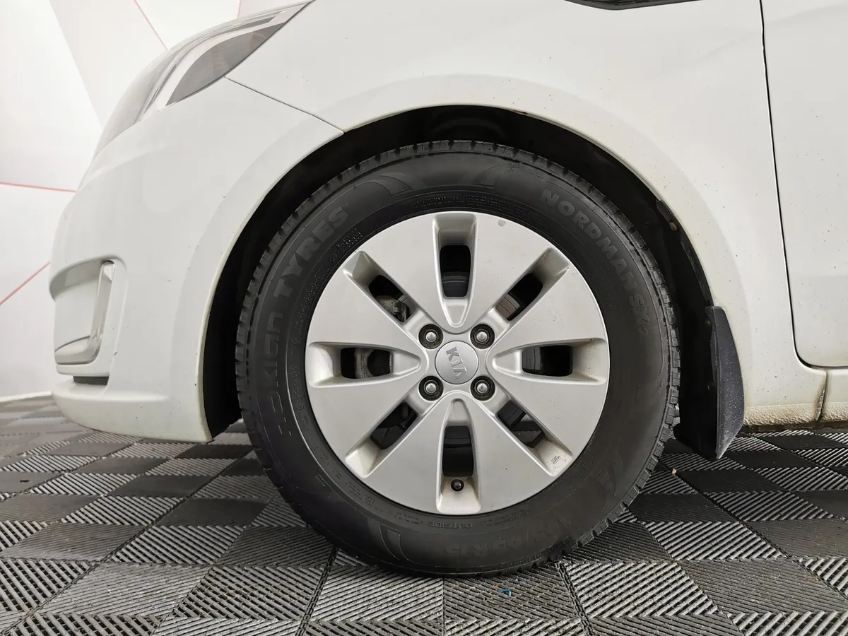 Kia Rio 1.6 AT (123 л.с.) Белый в АВИЛОН. Слайд №9