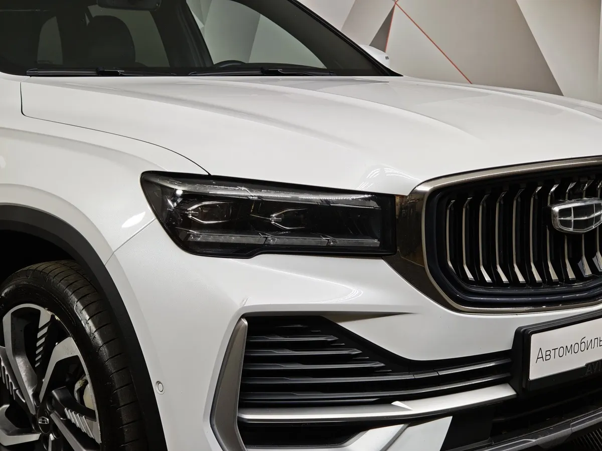 Geely Monjaro 2.0T 8AT 4WD (238 л.с.) Flagship Белый в АВИЛОН. Слайд №10