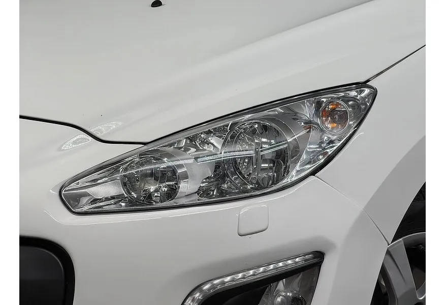 Peugeot 308 1.6 VTi AT (120 л.с.) Белый в АВИЛОН. Слайд №10