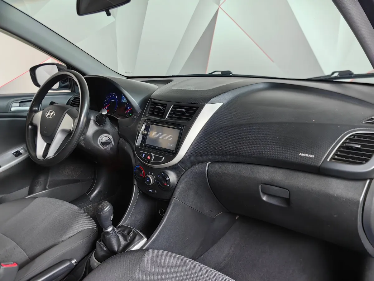 Hyundai Solaris 1.6 MT (123 л.с.) Classic Синий в АВИЛОН. Слайд №12