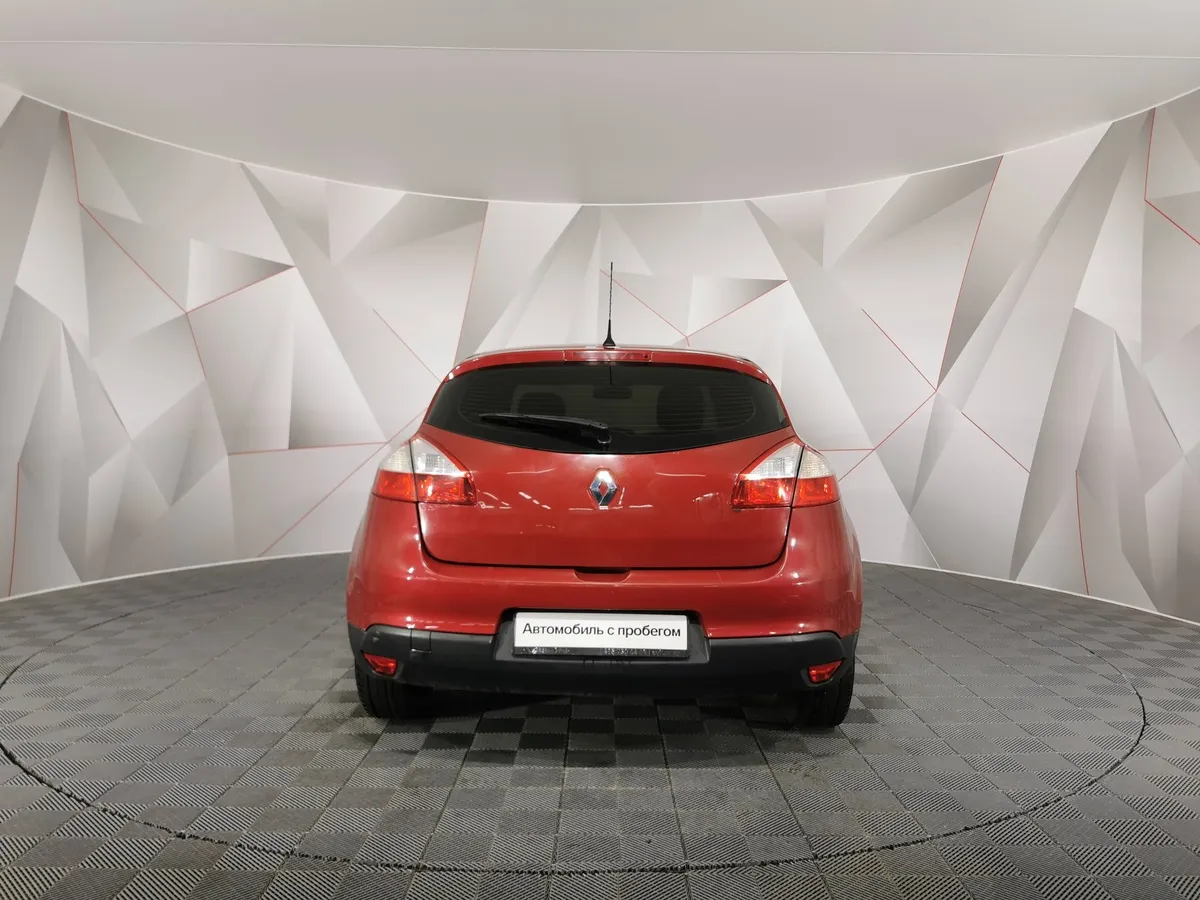 Renault Megane 1.6 MT (106 л.с.) Красный в АВИЛОН. Слайд №8