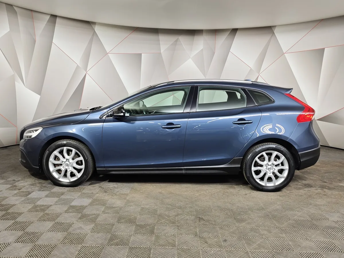 Volvo V40 1.5 T3 Drive-E Geartronic (152 л.с.) Kinetic Голубой в АВИЛОН. Слайд №5