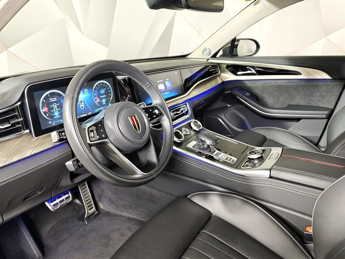 Hongqi H9 2.0T AT (245 л.с.) Делюкс двухцветный Черный в АВИЛОН. Слайд №19