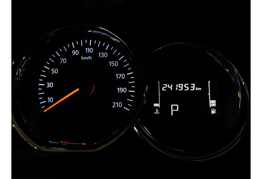 Renault Duster 2.0 AT 4x4 (143 л.с.) Серый в АВИЛОН. Слайд №16