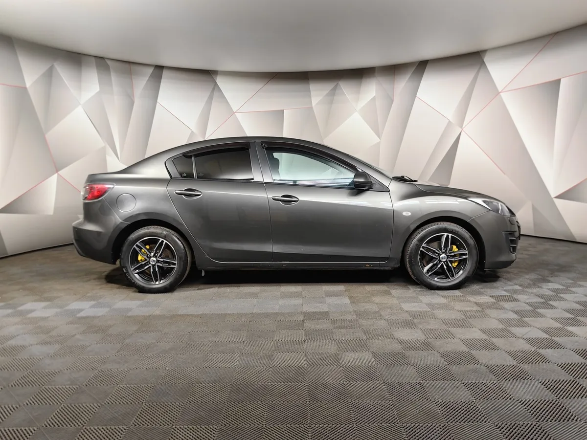 Mazda 3 1.6 AT (105 л.с.) Серый в АВИЛОН. Слайд №6
