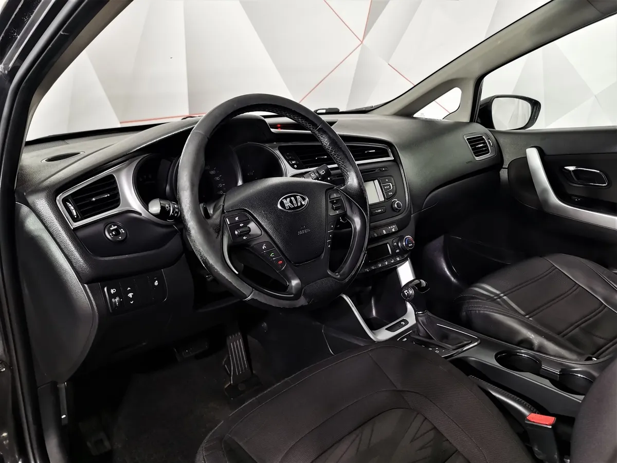 Kia Ceed 1.6 AT (130 л.с.) Luxe RED Line Черный в АВИЛОН. Слайд №18