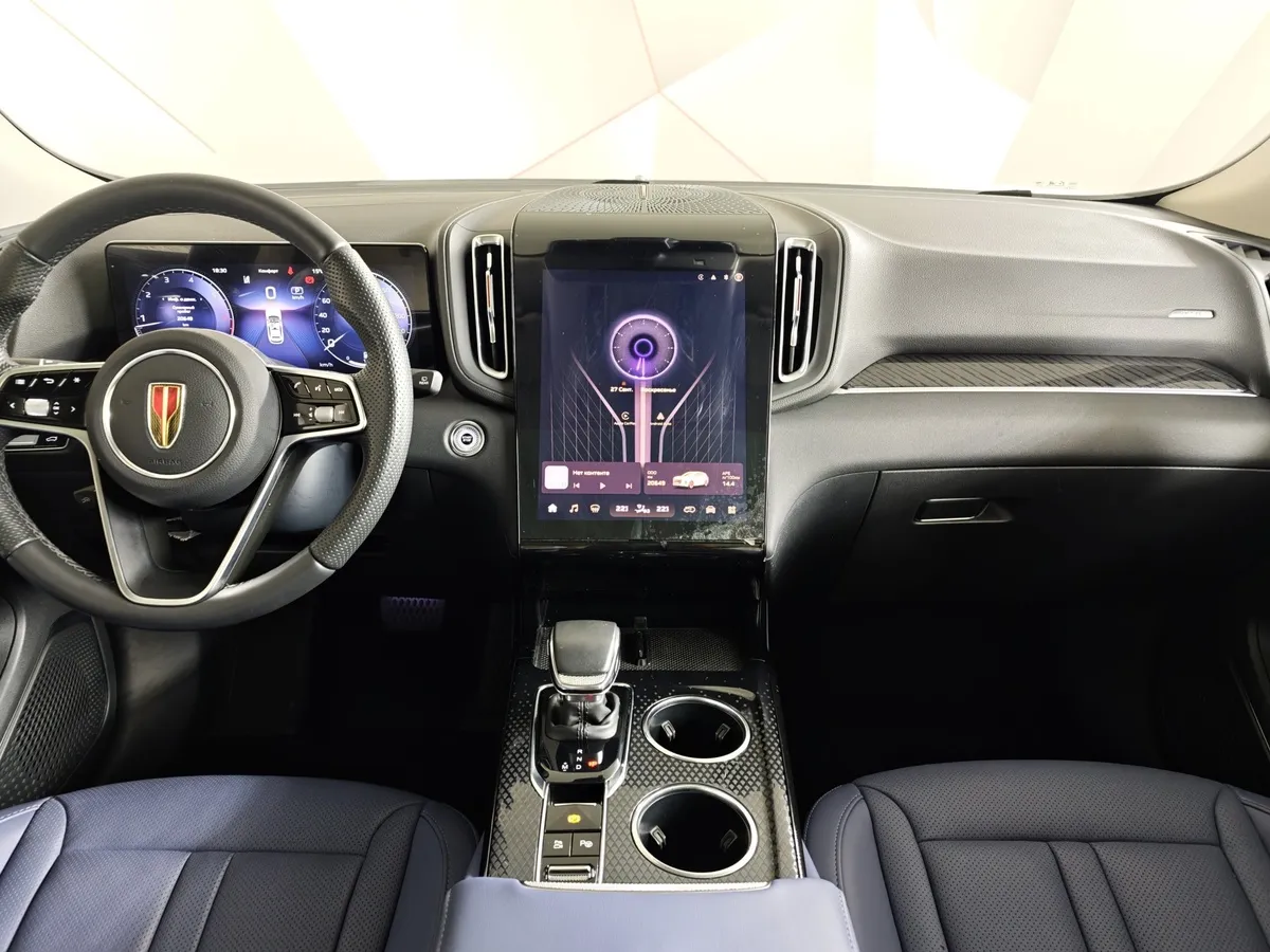 Hongqi HS3 2.0T 8AT 4WD (245 л.с.) Делюкс Черный в АВИЛОН. Слайд №14