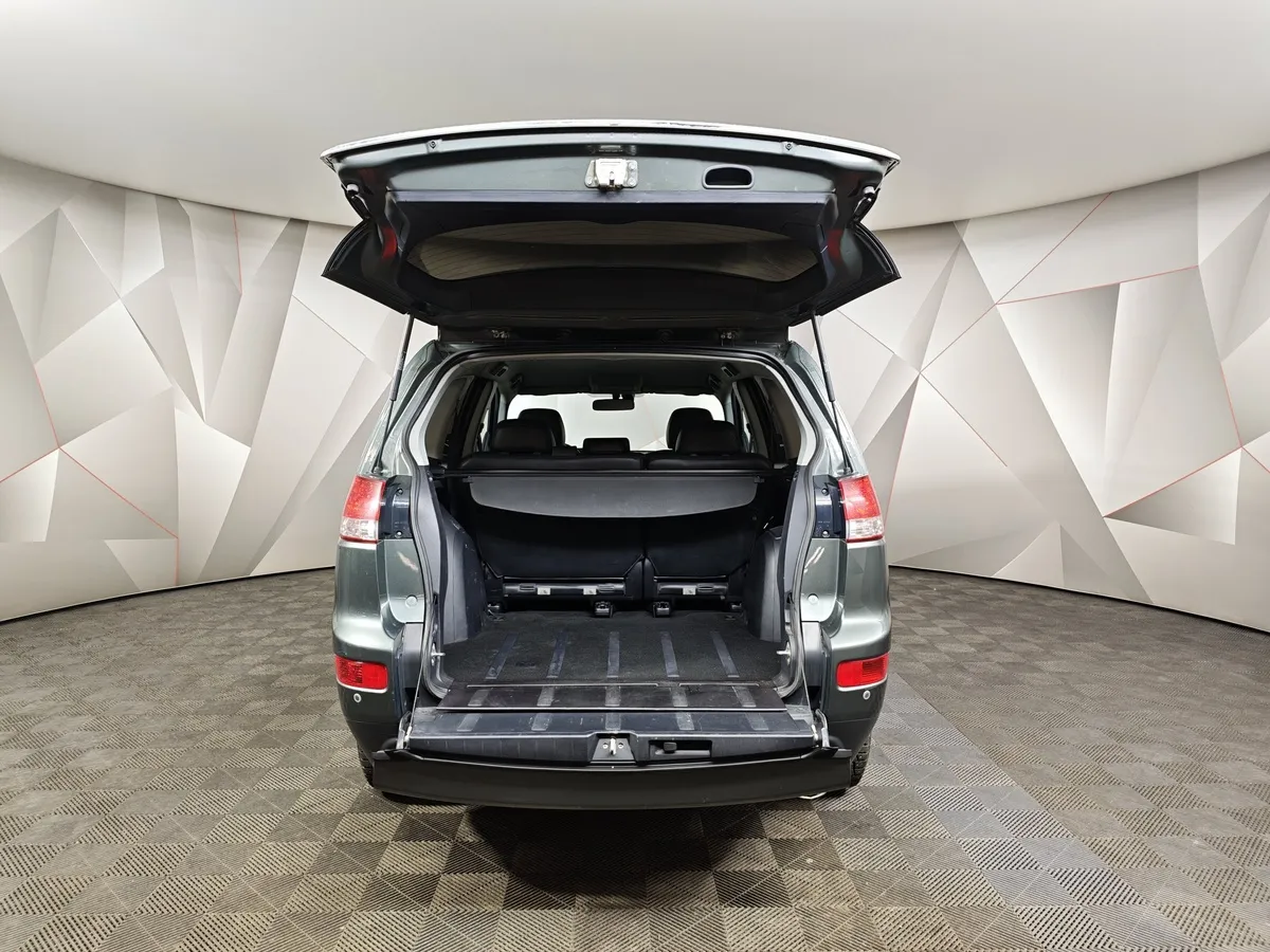 Citroen C-Crosser 2.4 CVT 4WD (170 л.с.) Серый в АВИЛОН. Слайд №11