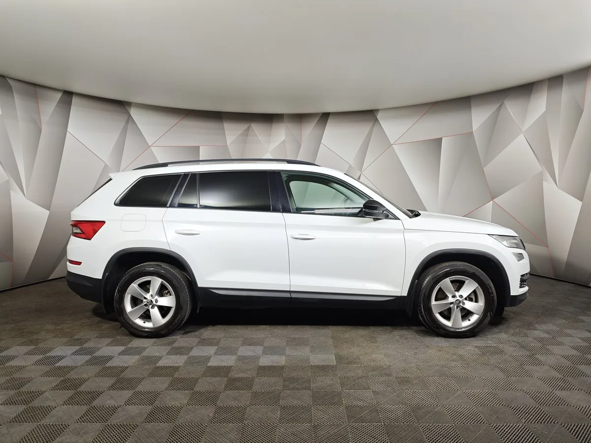 Skoda Kodiaq 1.4 TSI DSG 4X4 (150 л.с.) Белый в АВИЛОН. Слайд №6
