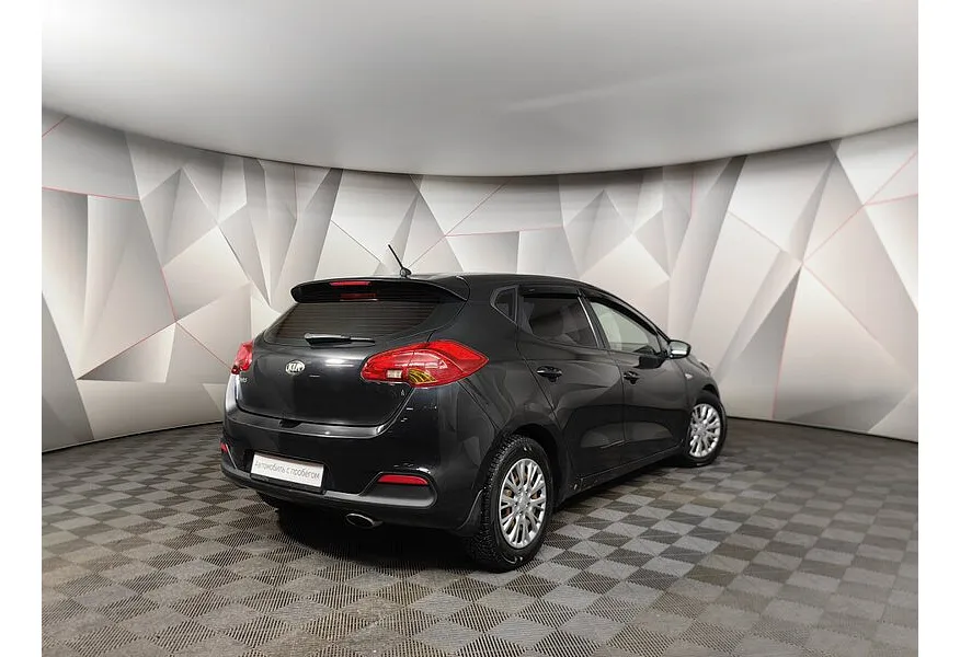 Kia Ceed 1.4 MT (100 л.с.) Черный в АВИЛОН. Слайд №2 Kia Ceed 1.4 MT (100 л.с.) Черный в АВИЛОН. Слайд №2