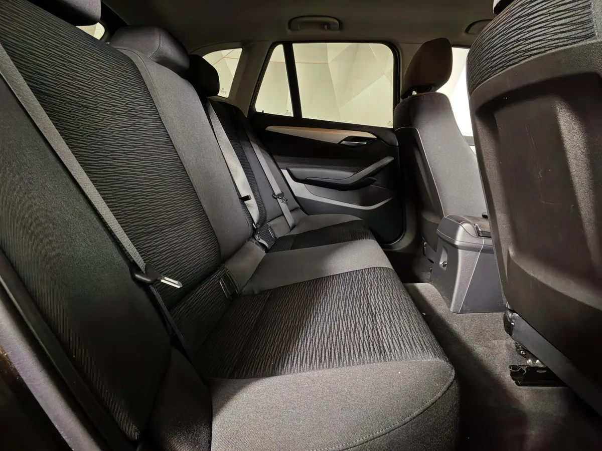 BMW X1 xDrive20i AT (184 л.с.) Коричневый в АВИЛОН. Слайд №14