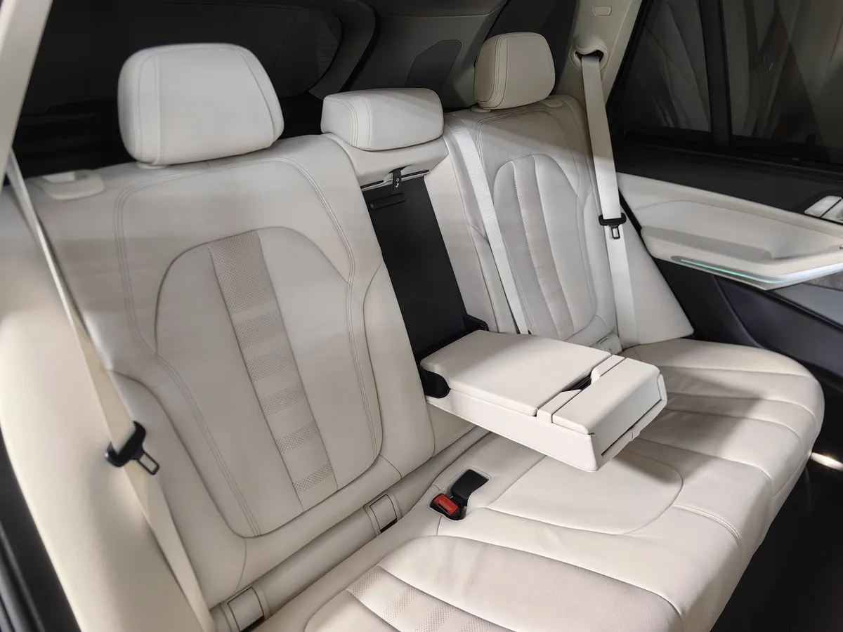 BMW X5 xDrive30d Steptronic (249 л.с.) xLine Черный в АВИЛОН. Слайд №14