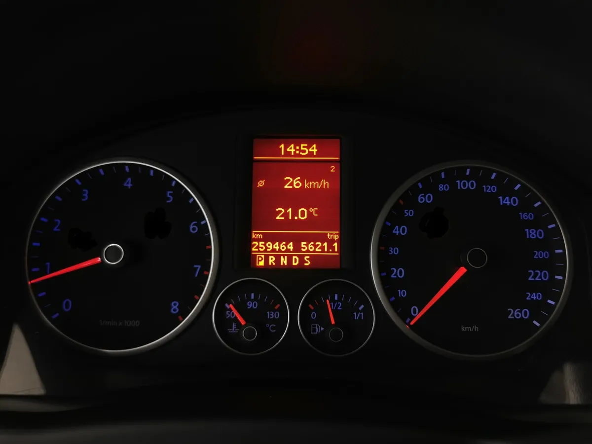 Volkswagen Tiguan 2.0 TSI 4Motion AT (170 л.с.) Track & Field Черный в АВИЛОН. Слайд №16