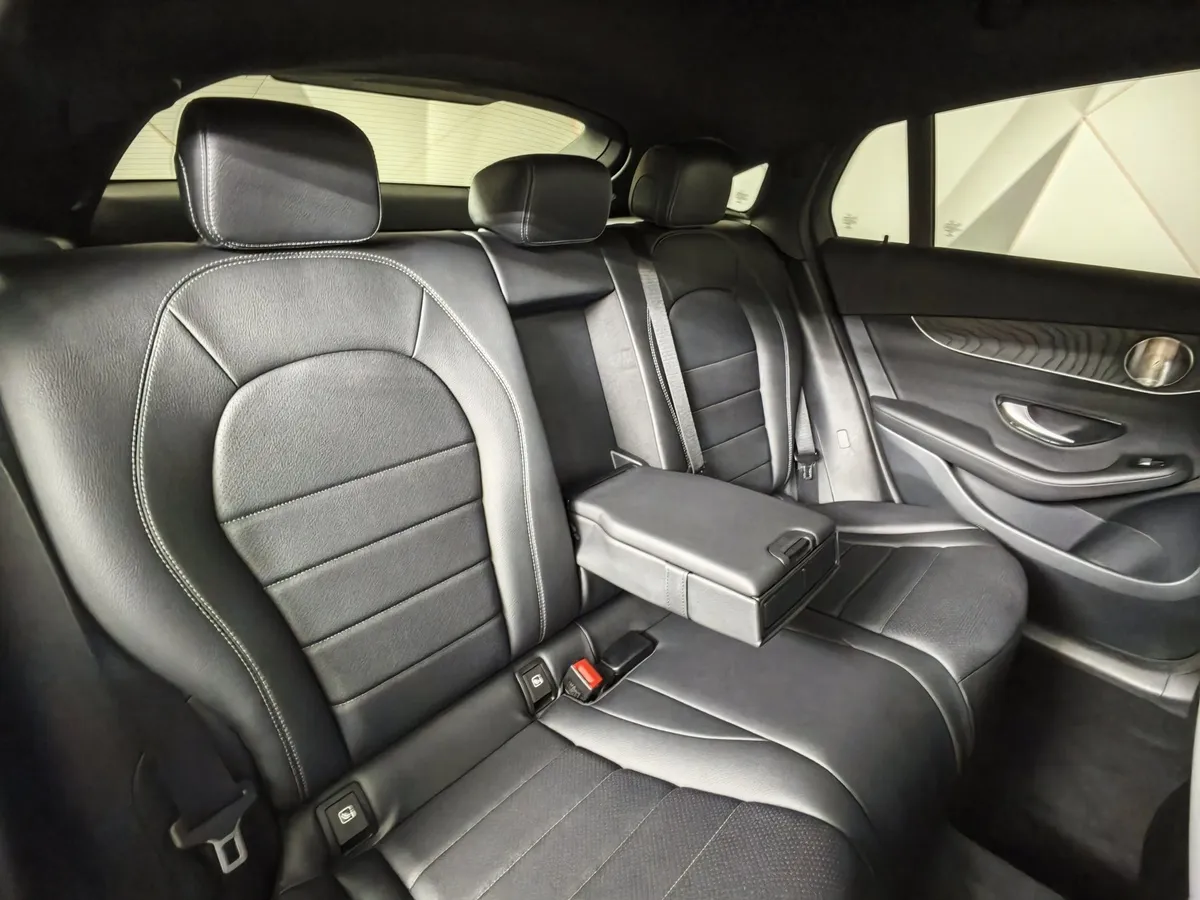 Mercedes-Benz GLC Купе 300 9G-TRONIC 4MATIC (249 л.с.) Sport Черный в АВИЛОН. Слайд №17