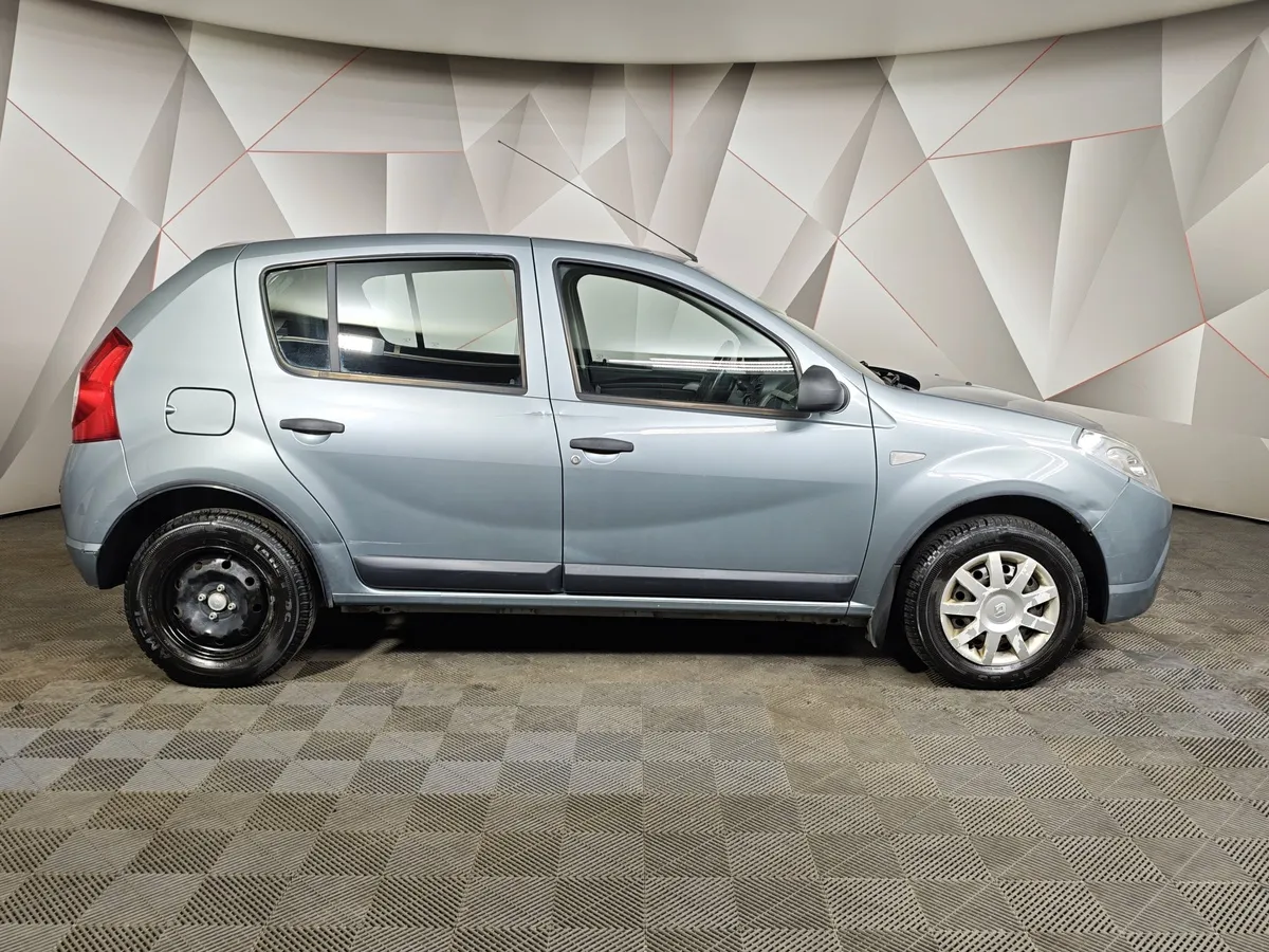 Renault Sandero 1.6 MT (84 л.с.) Синий в АВИЛОН. Слайд №6