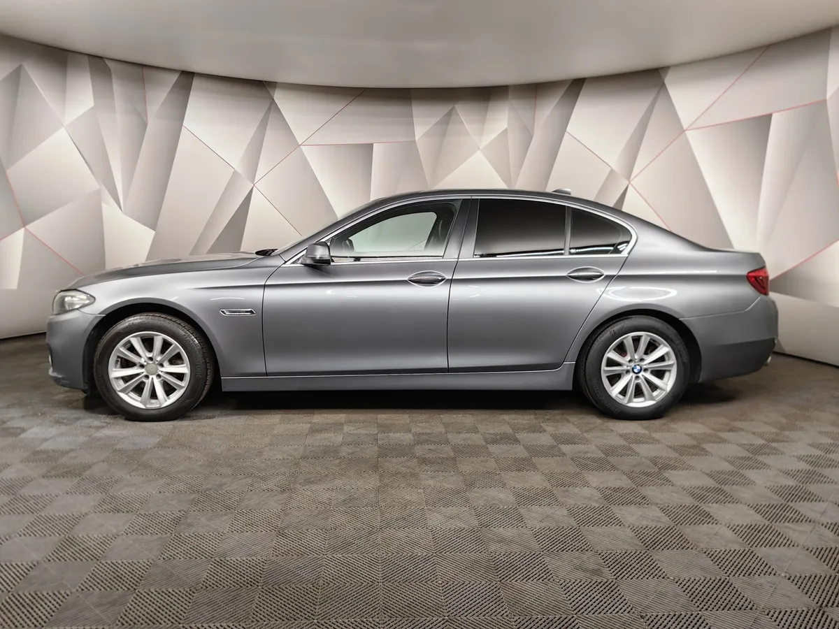 BMW 5 серия 528i xDrive Steptronic (245 л.с.) Серый в АВИЛОН. Слайд №5