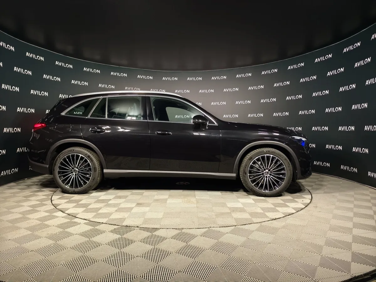 Mercedes-Benz GLC 300 4MATIC 9G-TRONIC (258 л.с.) Черный в АВИЛОН. Слайд №4