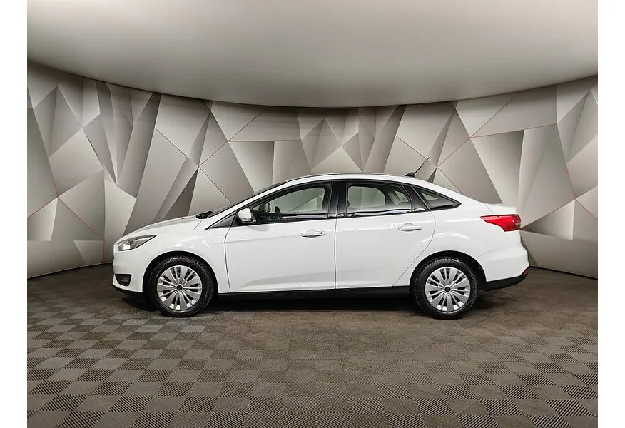 Ford Focus 1.6 PowerShift (105 л.с.) Trend Белый в АВИЛОН. Слайд №5