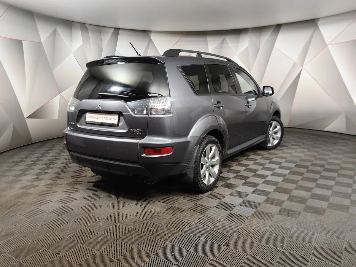 Mitsubishi Outlander 2.0 CVT 4WD (147 л.с.) Серый в АВИЛОН. Слайд №2
